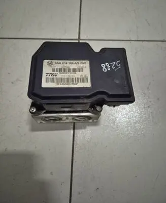 Volkswagen PASSAT B7 ABS Pump 3AA614109AQ