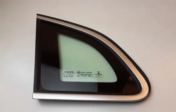 Volvo V40 Rear side window 31352332