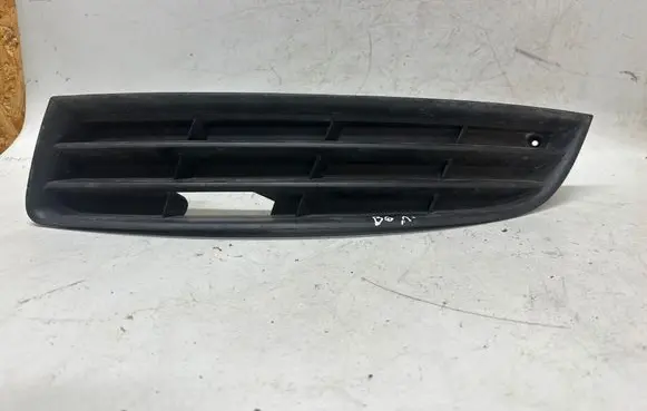 Volkswagen PASSAT B6 Front bumper lower grill 3C0853665
