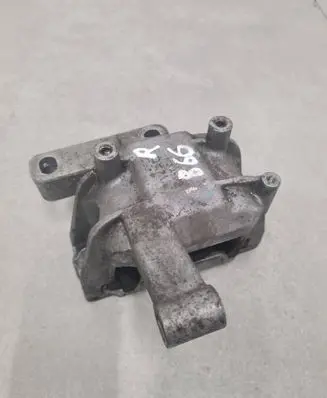 Audi Q3 8U Engine mount bracket 5N0199262