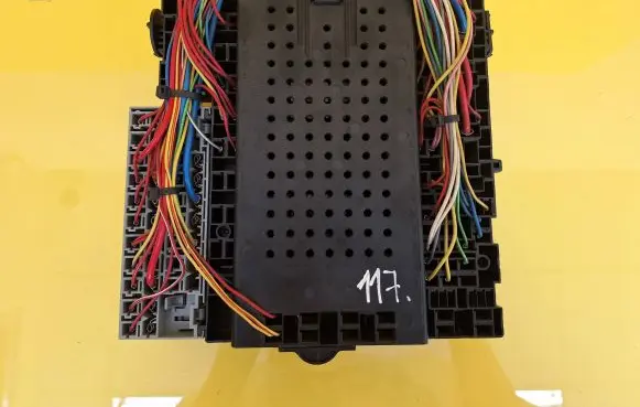Volvo S60 Fuse box set 08696040