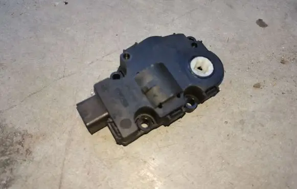 Mercedes-Benz ML W166 Air flap motor/actuator T1015556H