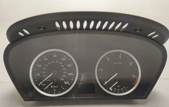 BMW 5 E60 E61 Speedometer (instrument cluster) 110080213 6958601 62116958601