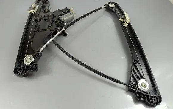 DS Automobiles 7 Crossback Front door window regulator with motor 156120841