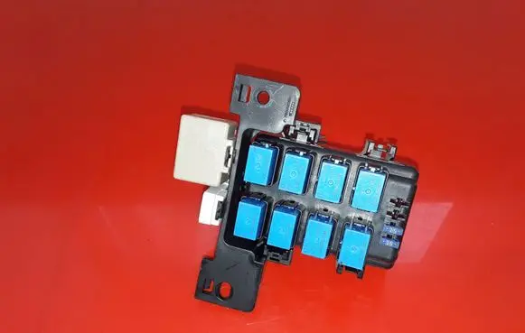 Subaru Tribeca Fuse module RB500200B