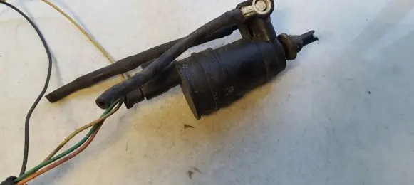 Renault Twingo I Windscreen/windshield washer pump 430702a