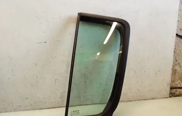 Renault Modus Rear vent window glass 43R000015