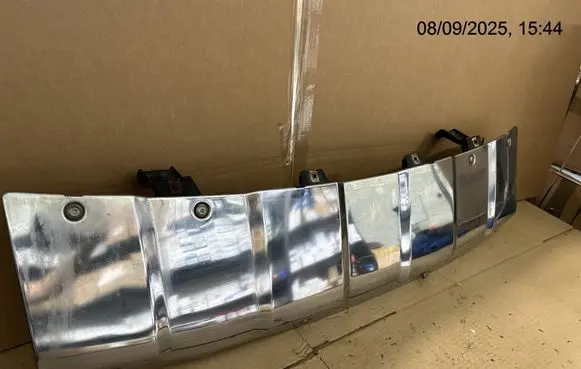 Mercedes-Benz GL X164 Rear bumper lower part trim 