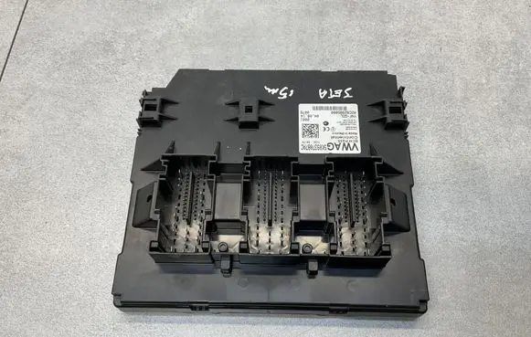 Volkswagen Jetta VI Comfort/convenience module 5K0937087AC