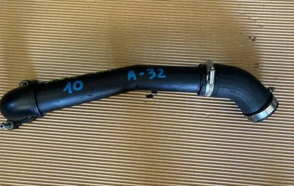 Intercooler hose/pipe