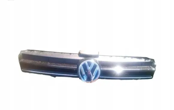 Volkswagen Golf VII Front bumper upper radiator grill