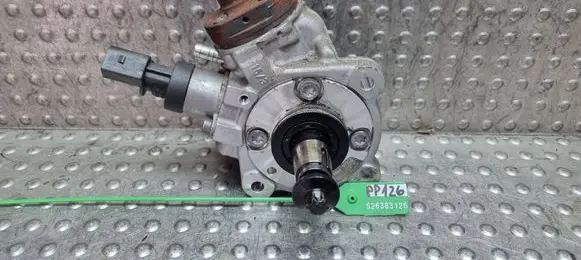 BMW 1 E81 E87 Fuel injection high pressure pump S26383126 7797874