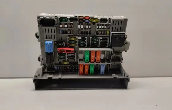 BMW 1 E81 E87 Fuse module 41421811030101 690662102