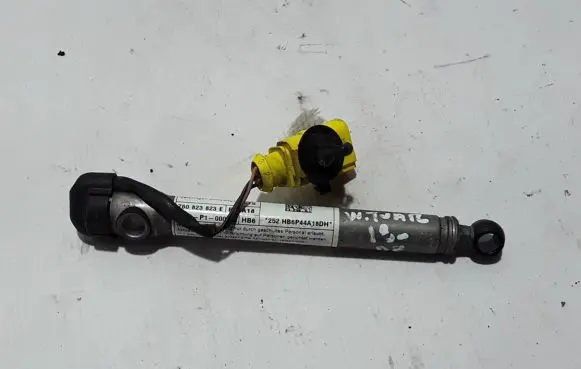 Volkswagen Touareg III Bonnet Pedestrian Airbag Actuator 760823823E