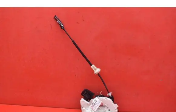 Volkswagen Golf Plus Front door lock 5K1837016D