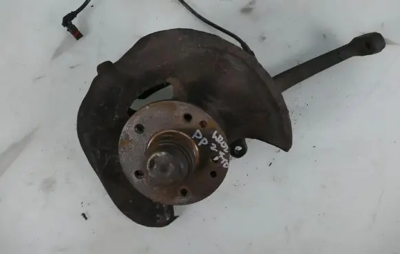 Mercedes-Benz C W202 Front wheel bearing hub 