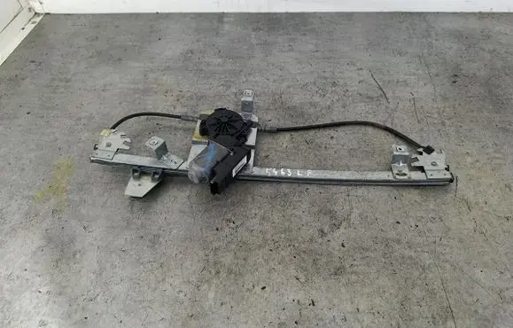 Renault Modus Front door window regulator with motor 