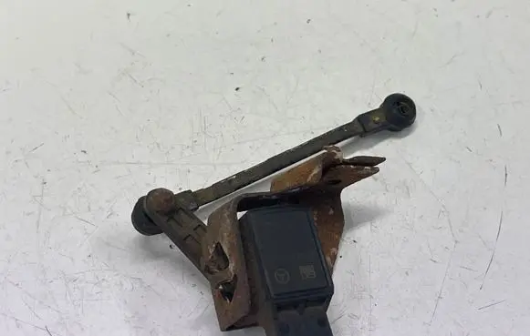 Mercedes-Benz C W203 Air suspension front height level sensor A0105427717
