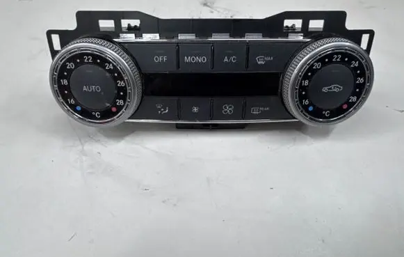 Mercedes-Benz C W204 Climate control unit 2048305790 SW330800 HW0708