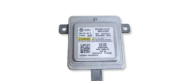 Volkswagen Touareg II Headlight ballast module Xenon 8K0941597E