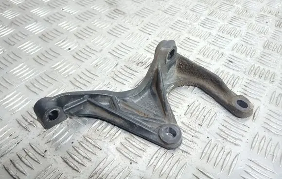 Volvo XC90 Front differential bracket 30735708