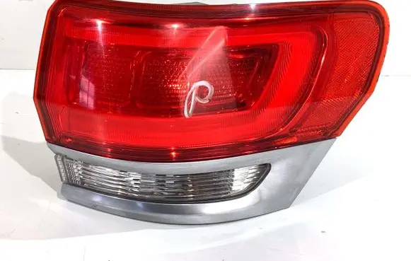 Jeep Grand Cherokee Rear/tail lights P68236134AC