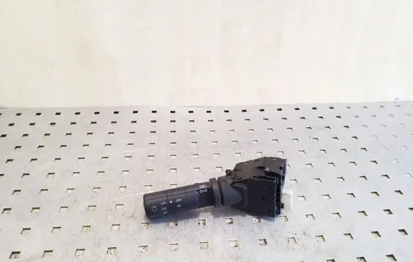 Nissan Navara D40 Indicator stalk 25540EB305