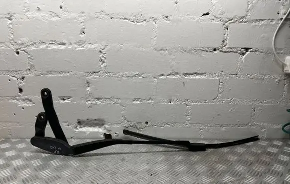 Mercedes-Benz E W212 Front wiper blade arm A2128201644