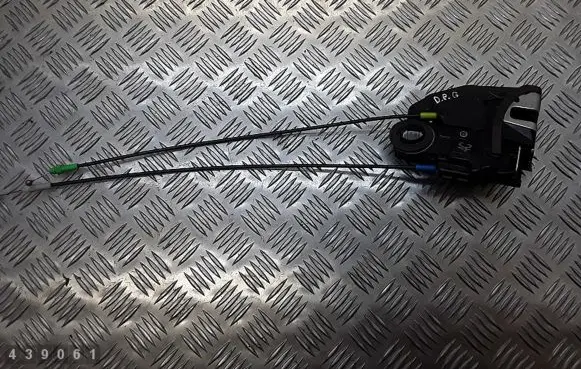 Toyota Auris E180 Rear door lock A084219