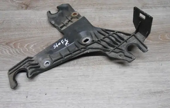 Volvo S60 Air filter cleaner box bracket assembly 30636575