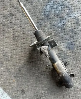 Mercedes-Benz E W212 Front shock absorber/damper A2123208938