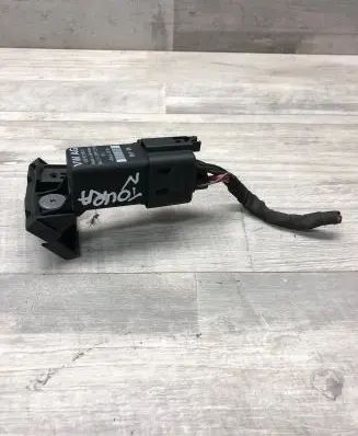 Volkswagen Touran I Glow plug pre-heat relay 036923721B PB16F30