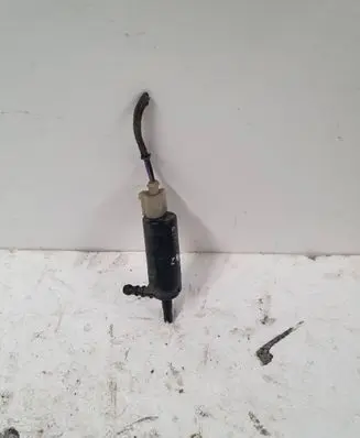 Opel Zafira C Headlight washer pump 3328271
