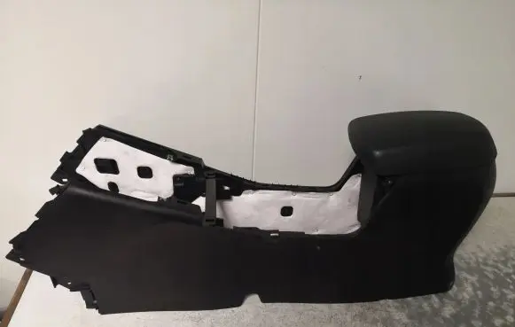 KIA Sportage Center console 846713U000