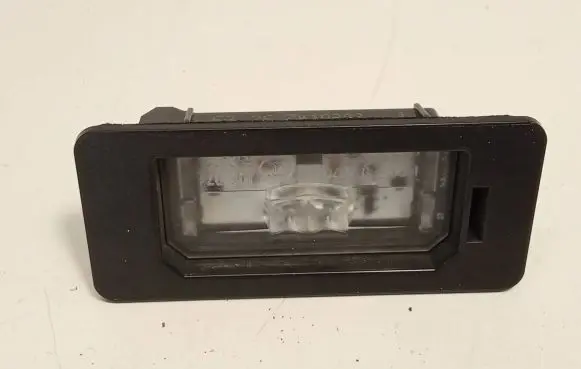 BMW 5 G30 G31 Number plate light 7410302 081330849A