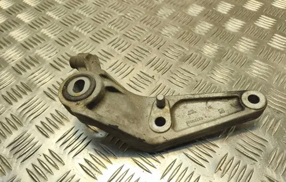 Opel Corsa E Gearbox mounting bracket 13130723 13185905