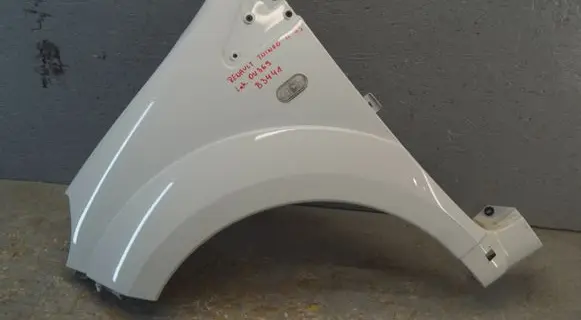 Renault Twingo II Fender 8200697813