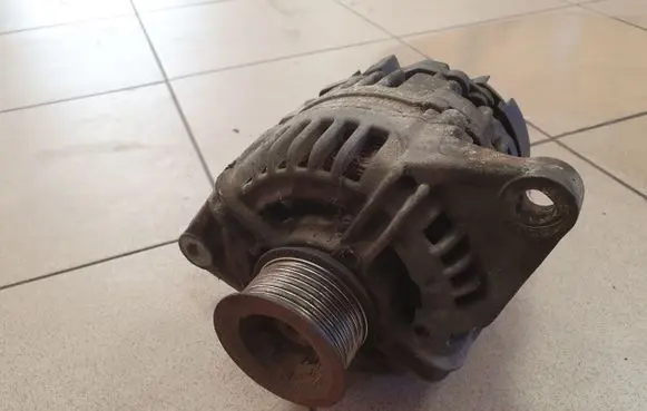 Iveco Daily 3rd gen Generator/alternator 504009977