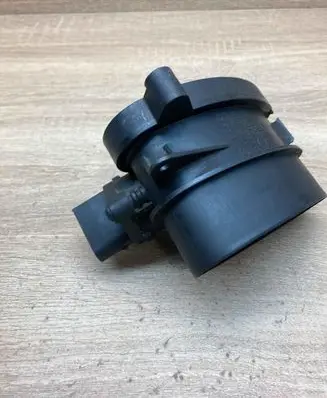 BMW 5 E39 Mass air flow meter 7787076 0928400468