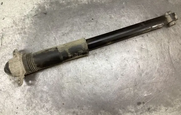 Skoda Superb B8 (3V) Rear shock absorber/damper 5Q0513425J