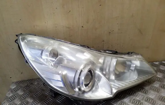 Subaru Outback Headlight/headlamp 10020064 10020061