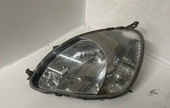 Toyota Yaris Headlight/headlamp 811500D081 89900176