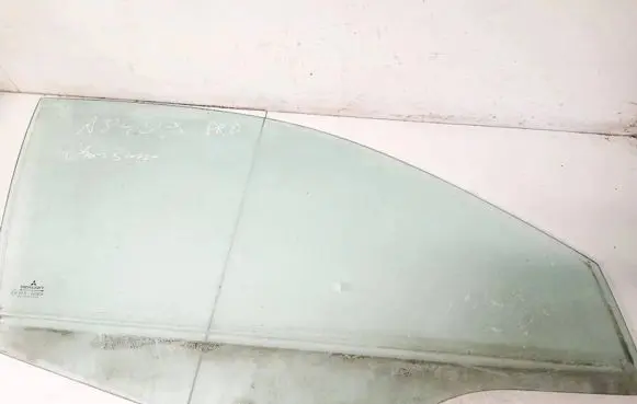 Mitsubishi Carisma Front door window glass four-door