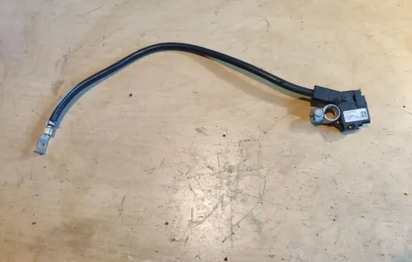 BMW 7 F01 F02 F03 F04 Negative earth cable (battery) 6112923443701 61129234437 9234437