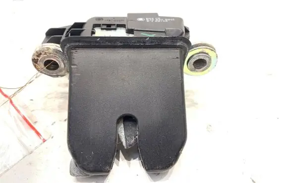 Skoda Fabia Mk1 (6Y) Tailgate exterior lock 5J0827501C