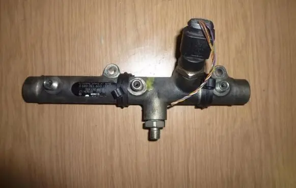 Audi A6 S6 C6 4F Fuel distributor 059130089D VD967