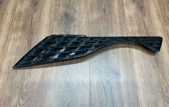 Nissan Juke I F15 Front bumper upper radiator grill 62075BV80A