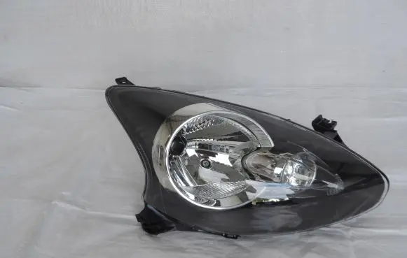 Toyota Aygo AB10 Headlight/headlamp 81130-0H011