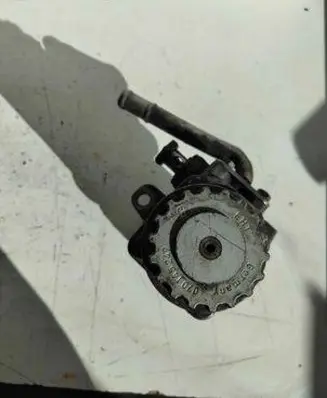 Volkswagen Transporter - Caravelle T5 Power steering pump