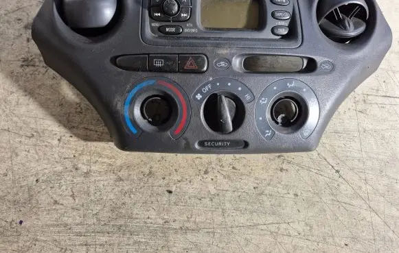 Toyota Yaris Climate control unit 7582707010 7582687010 7591477011